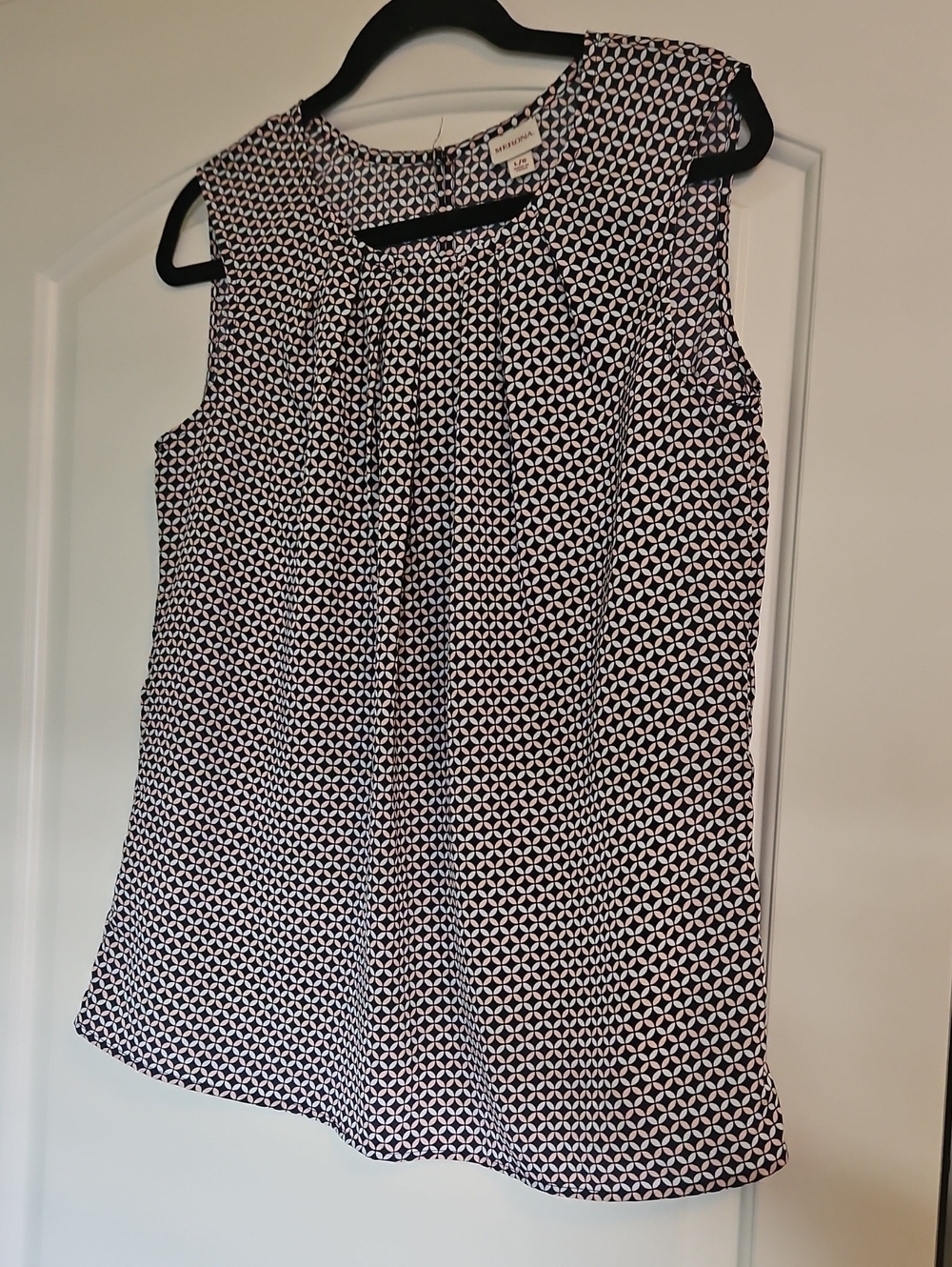 Merona Navy,White & Pink Geometric Sleeveless top.
